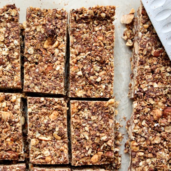 HEALTHY CHOCOLATE NUT GRANOLA BARS