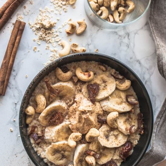 Easy microwave oatmeal with cashews