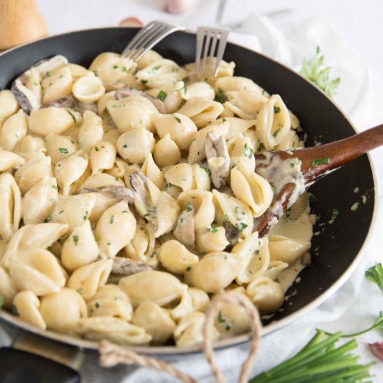 Dreamy Creamy Mushroom Pasta