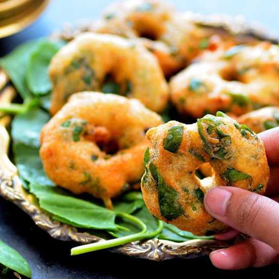 Keerai Vadai | Spinach Medhu Vada