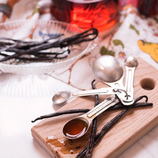 Homemade Vanilla Extract Recipe