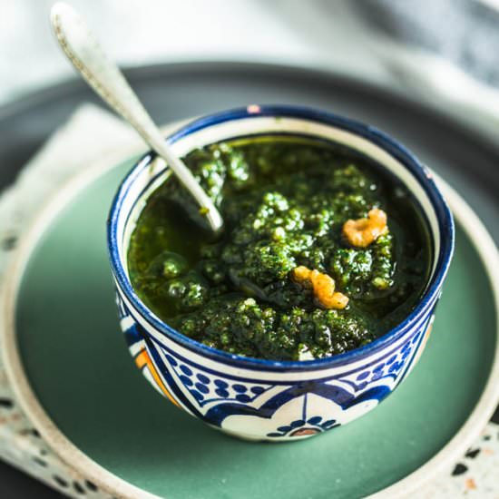 Vegan Pesto with walnut and parsley