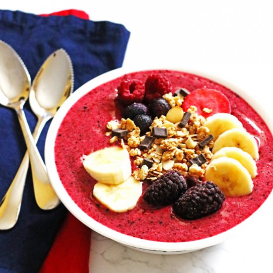 Berry Banana Smoothie Bowl