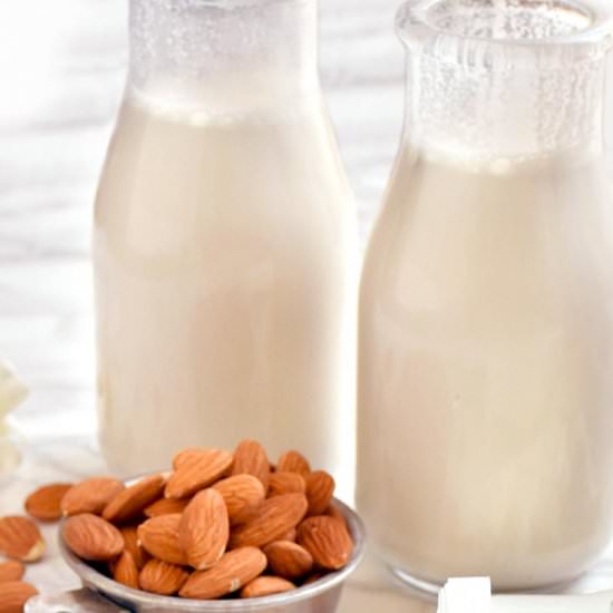 HOW TO MAKE ALMOND MILK