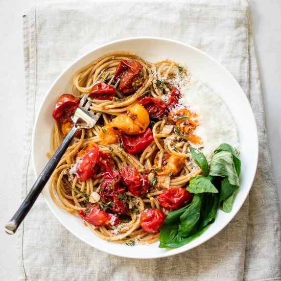 Burst cherry tomato pasta