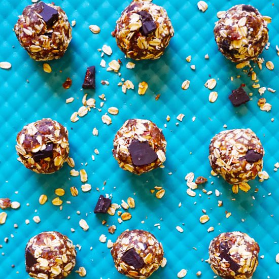 Choco Granola Vegan Energy Bites