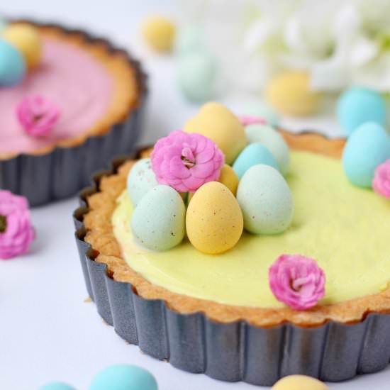 Mini Easter cream cheese tarts