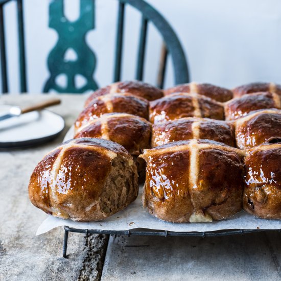 Apple & Cinnamon Hot Cross Buns