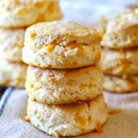 Easy Southern Cheddar Biscuits