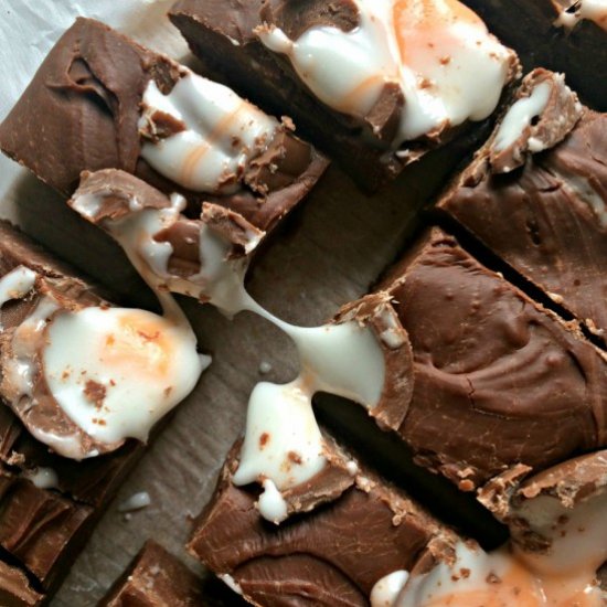 Easy 3 ingredient creme egg fudge