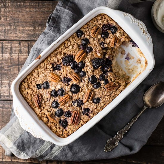 Cinnamon Berry Pecan Baked Oatmeal