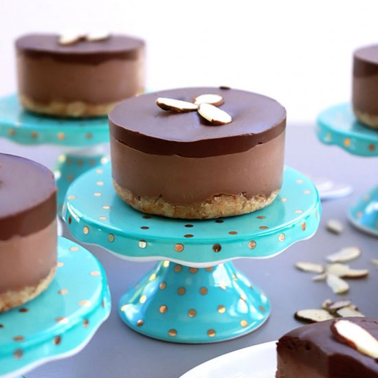 Mini Chocolate Cream Cakes