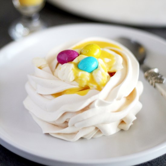 Easter meringue nests with eggnog