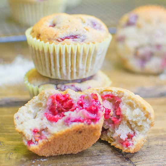 VEGAN RASPBERRY & ALMOND MUFFINS