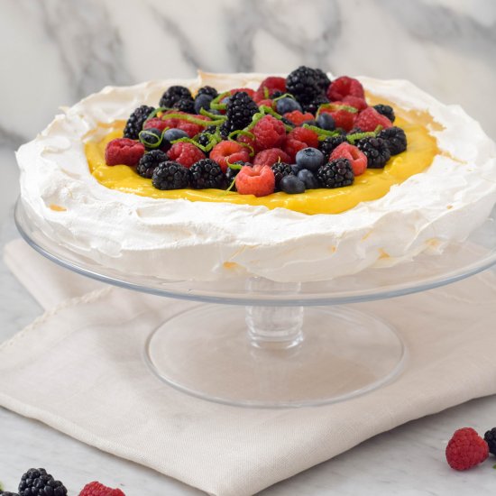 Pavlova with Mango Curd