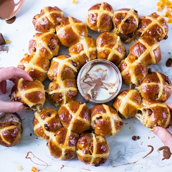 Hot cross bun tear and share