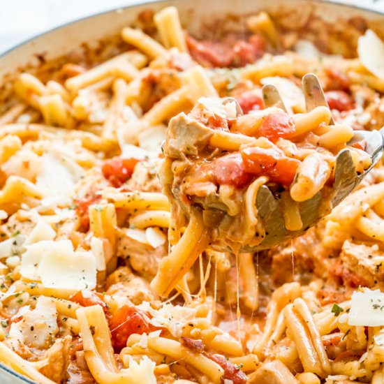 Chicken Bacon Pasta with Tomato Sauce