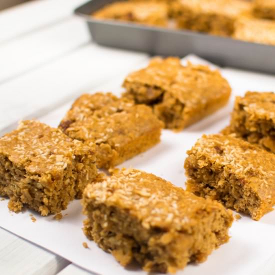 Apple and Banana Oatmeal Cake Bars