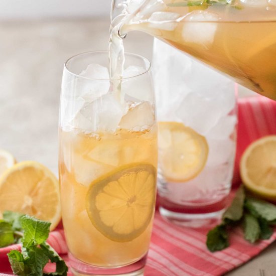 Iced Green Tea with Mint and Honey