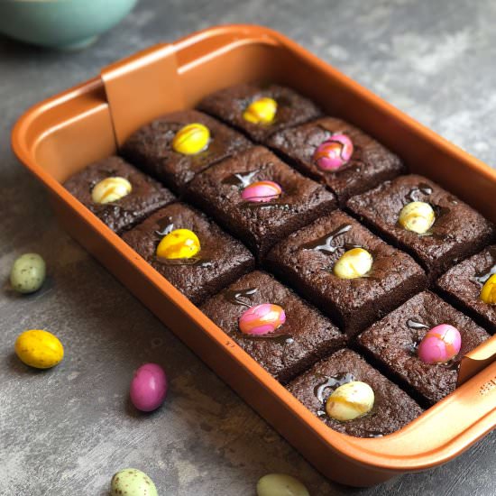 Sticky Toffee Easter Pudding Cakes