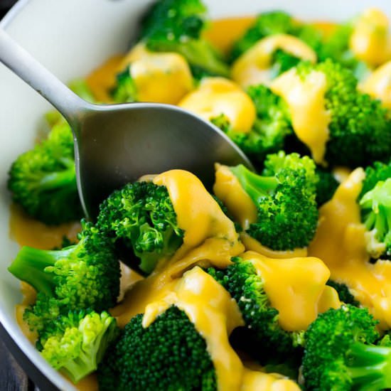 Broccoli with Cheese Sauce