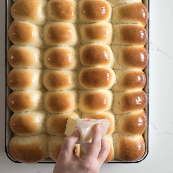 Momma’s Jumbo Dinner Rolls