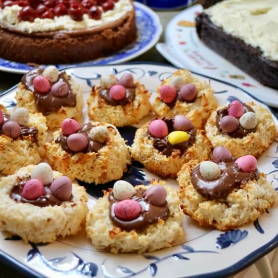 Easter macaroon nutella nests