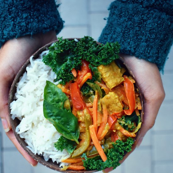 Tempeh Green Thai Curry Bowl