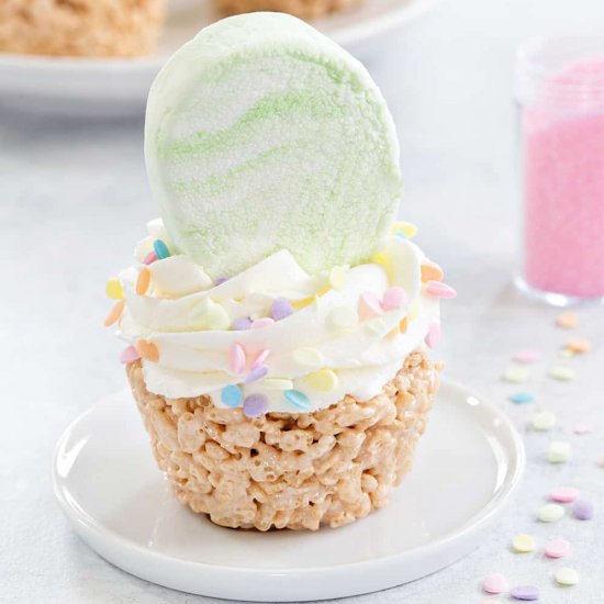 MARSHMALLOW TREAT CUPCAKES