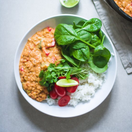 Simple coconut & tomato dahl