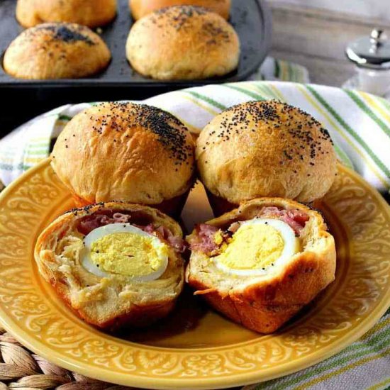 Easy Egg Stuffed Buscuits