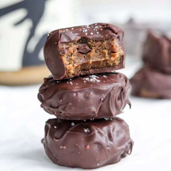 Chocolate Salted Maca Caramel Bites