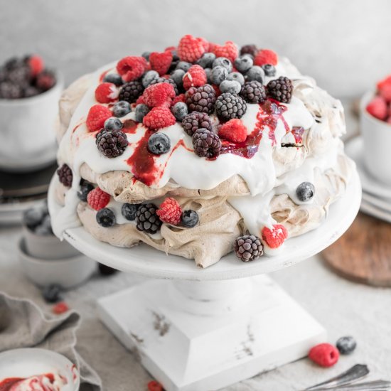 Cacao Cream Pavlova Cake