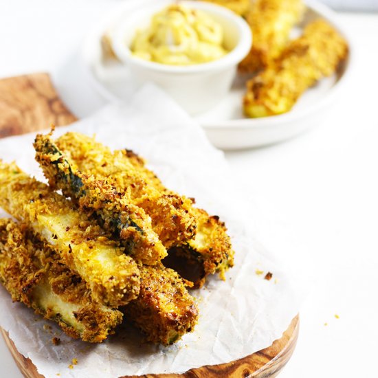 Healthy Curry Baked Zucchini Fries