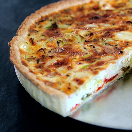 Roasted Bell Pepper and Leek Quiche