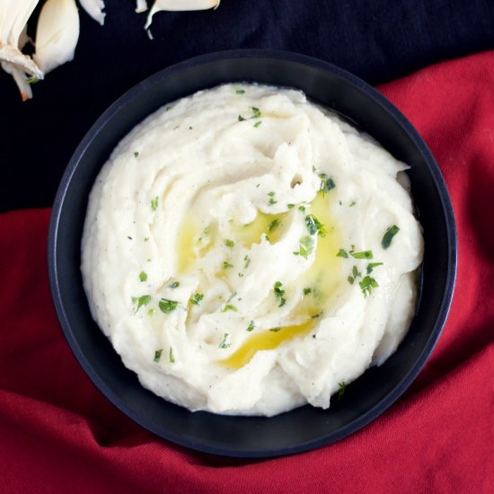 Roasted Garlic Mashed Cauliflower