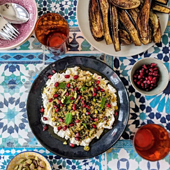 Labneh dip with garlic & zaatar