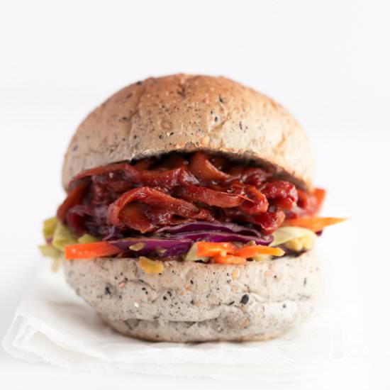 Vegan Pulled Pork Sandwich