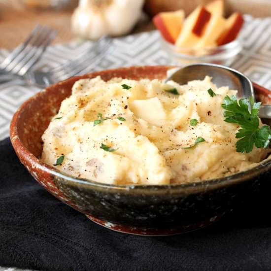 Smoked Gouda Garlic Mashed Potatoes