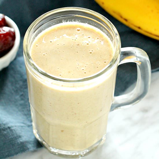 Banana, Date & Almond Smoothie