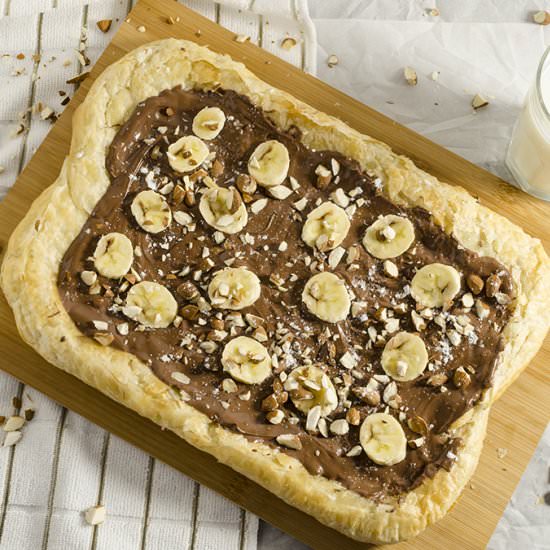 The Most Delicious Nutella Pizza