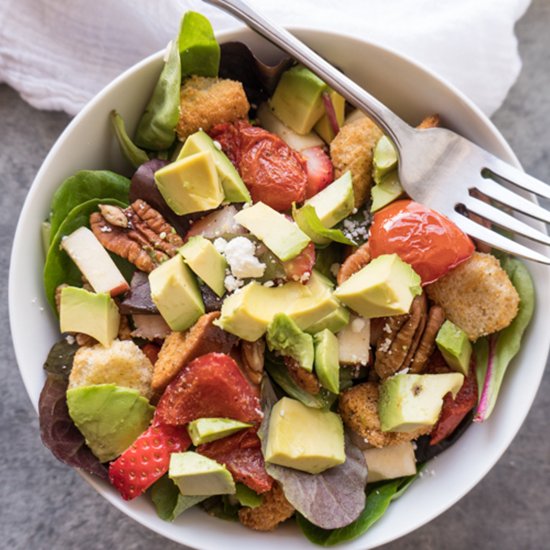 DELICIOUS APPLE PECAN SALAD