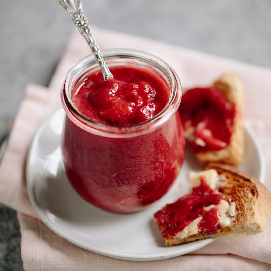 Strawberry refrigerator jam