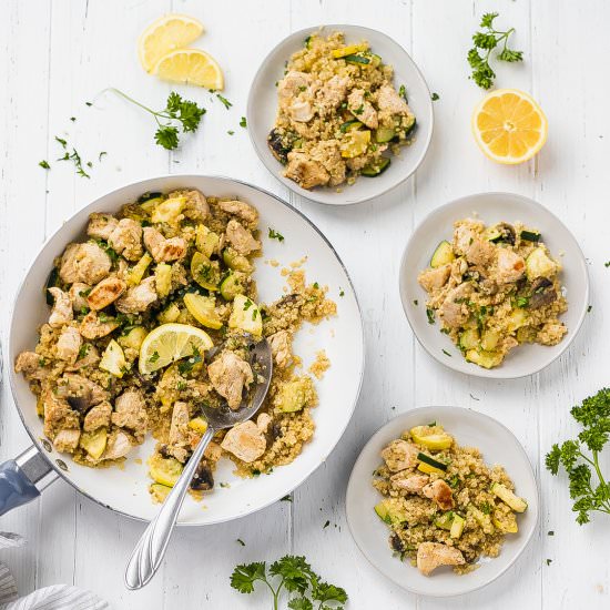 QUINOA CHICKEN SKILLET