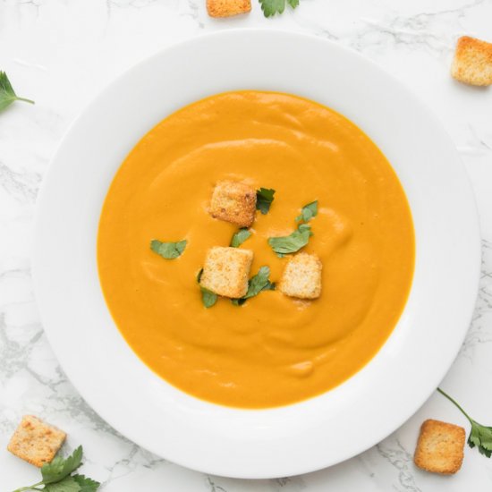 Healthy Creamy Roasted Carrot Soup