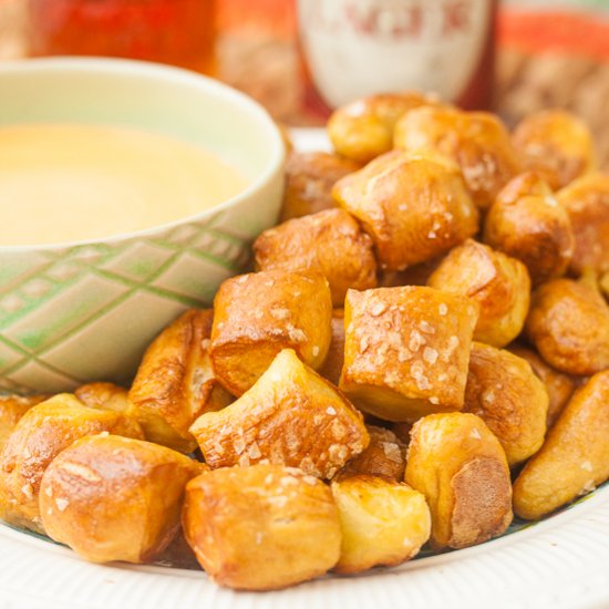 Pretzel Bites w/ Cheddar Beer Sauce