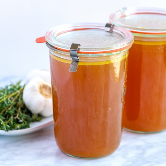 Easy Homemade Chicken Stock Recipe