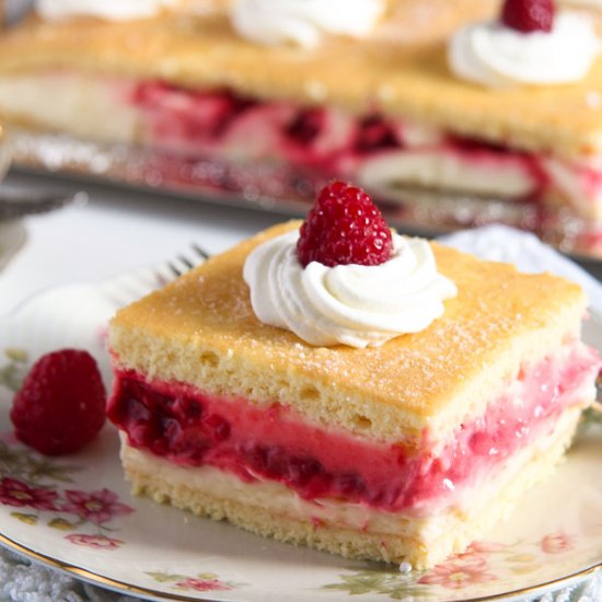 Lemon Curd and Raspberry Cake