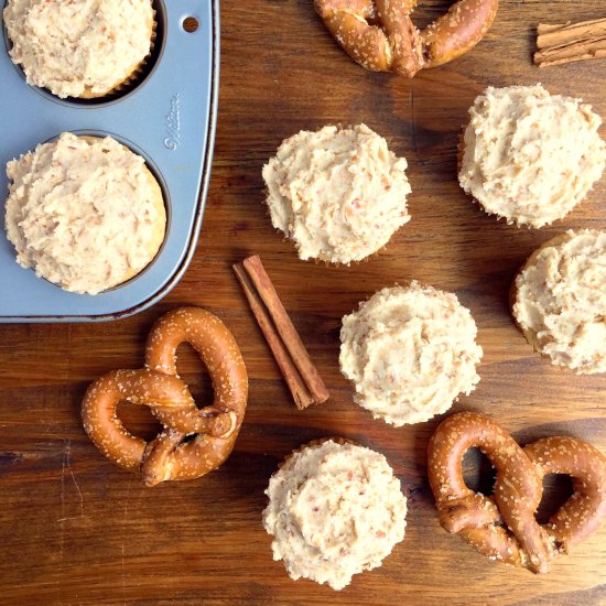 Cinnamon Pretzel Twist Cupcakes