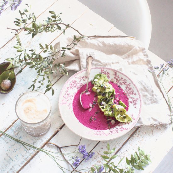 Beetroot Smoothie Bowl